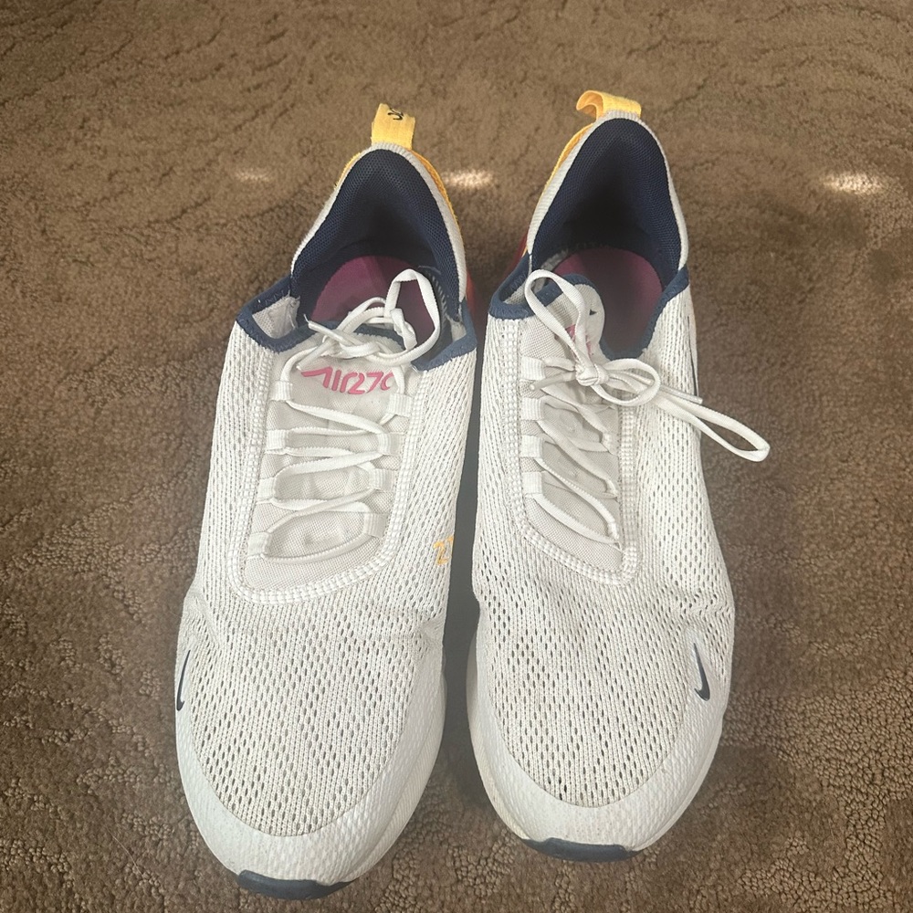 Used Nike Air 270